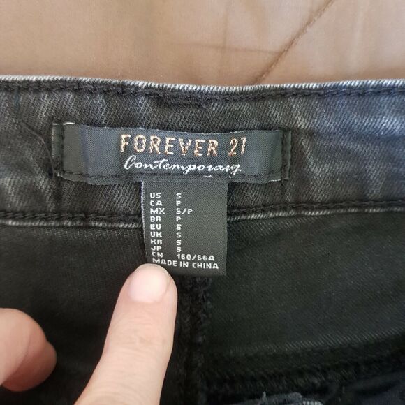 Forever 21 Womens Small Jeans Distressed Ripped Mesh Frayed Gothic Emo Punk - Picture 12 of 16